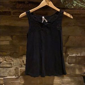 Black tank- women’s medium
